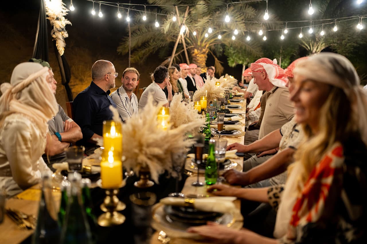 Вечер в пустыне с The Ultima World